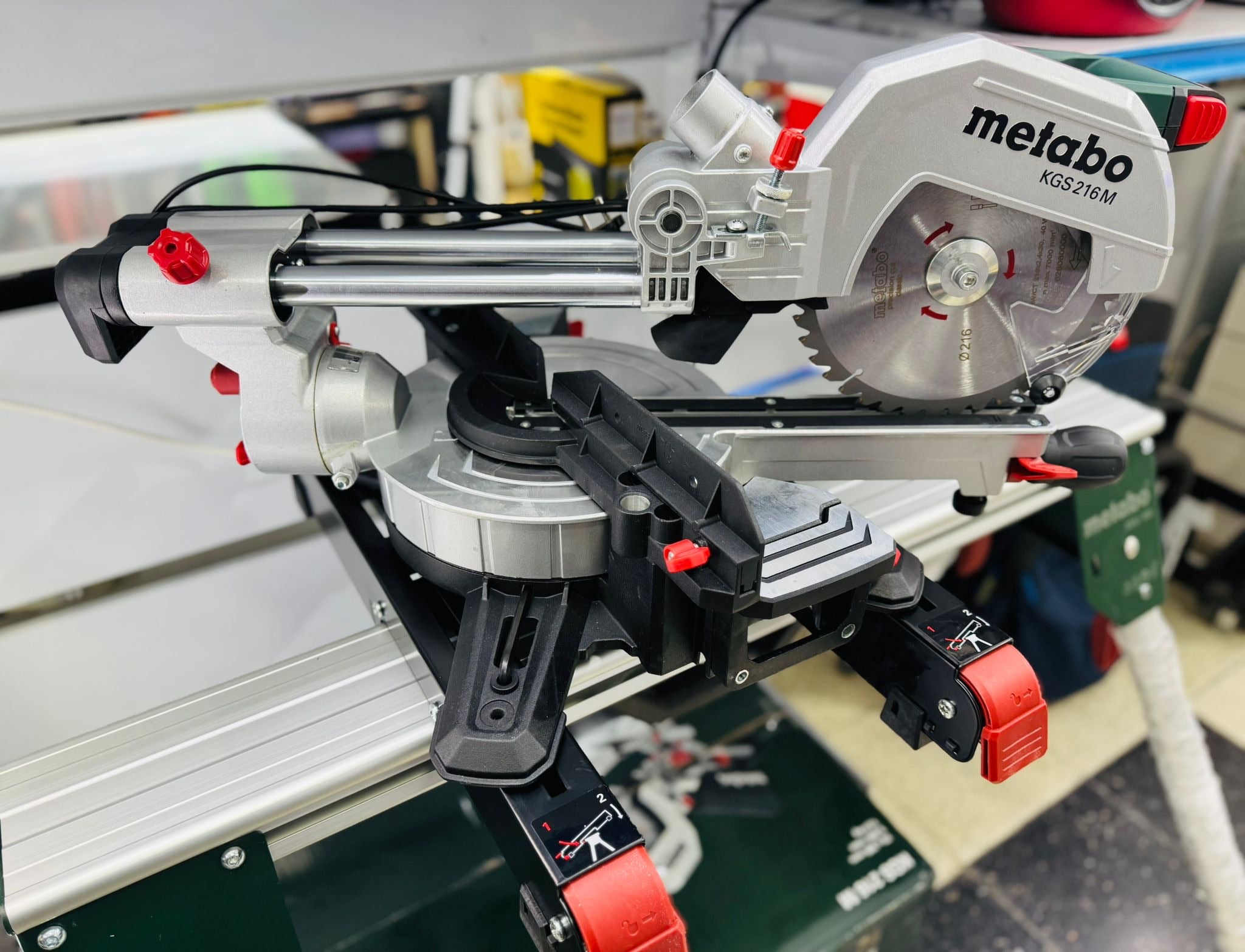 Ingletadora Metabo KS 216 M + Banco KSU 100