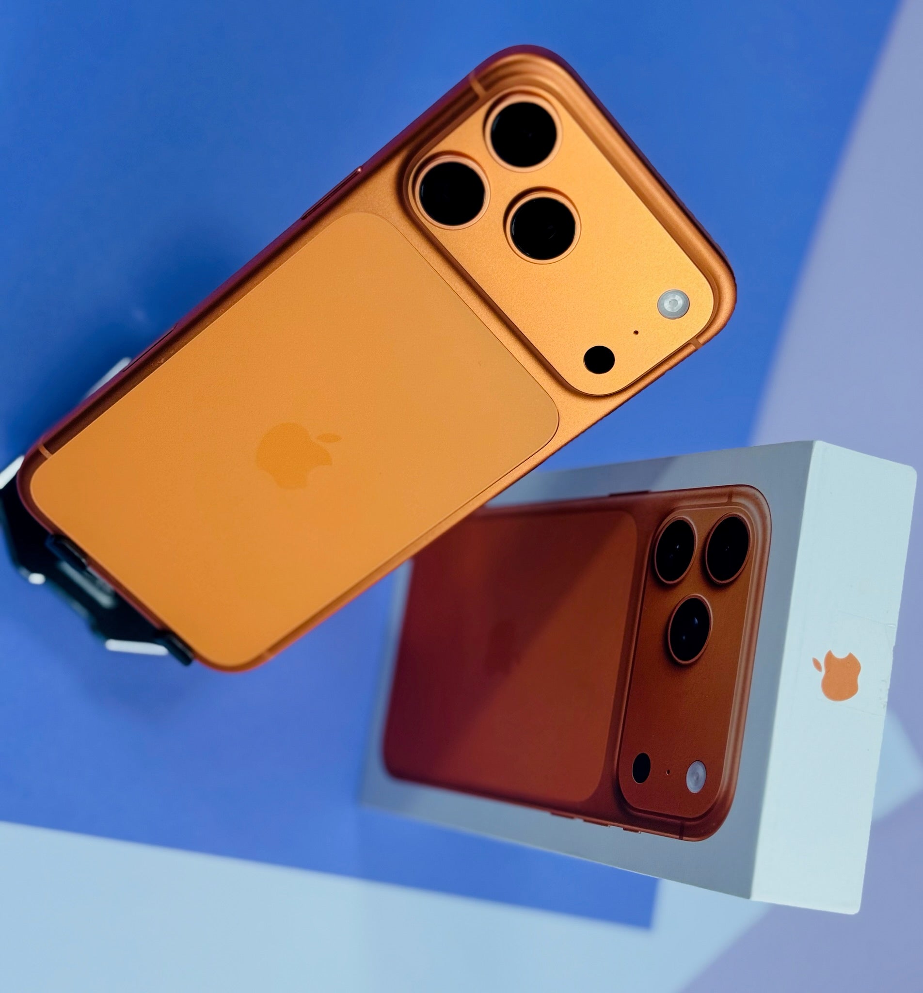 iPhone 17 Pro Max 256GB Cosmic Orange