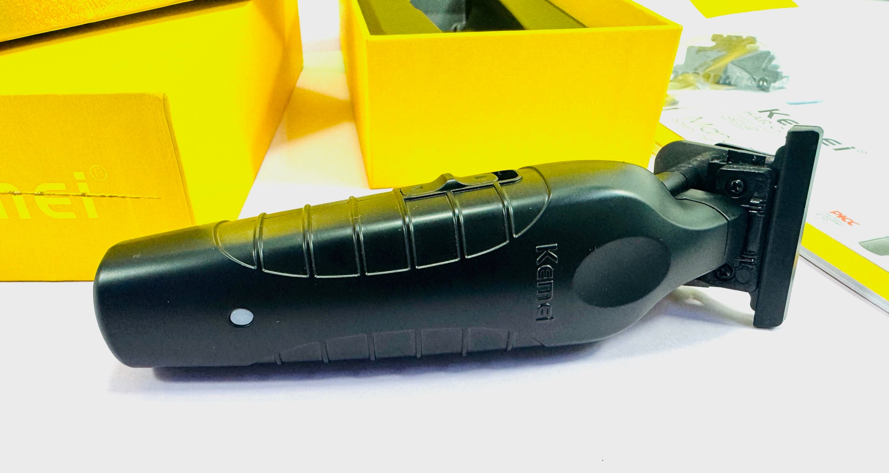 Máquina Cortapelos Kemei Profesional