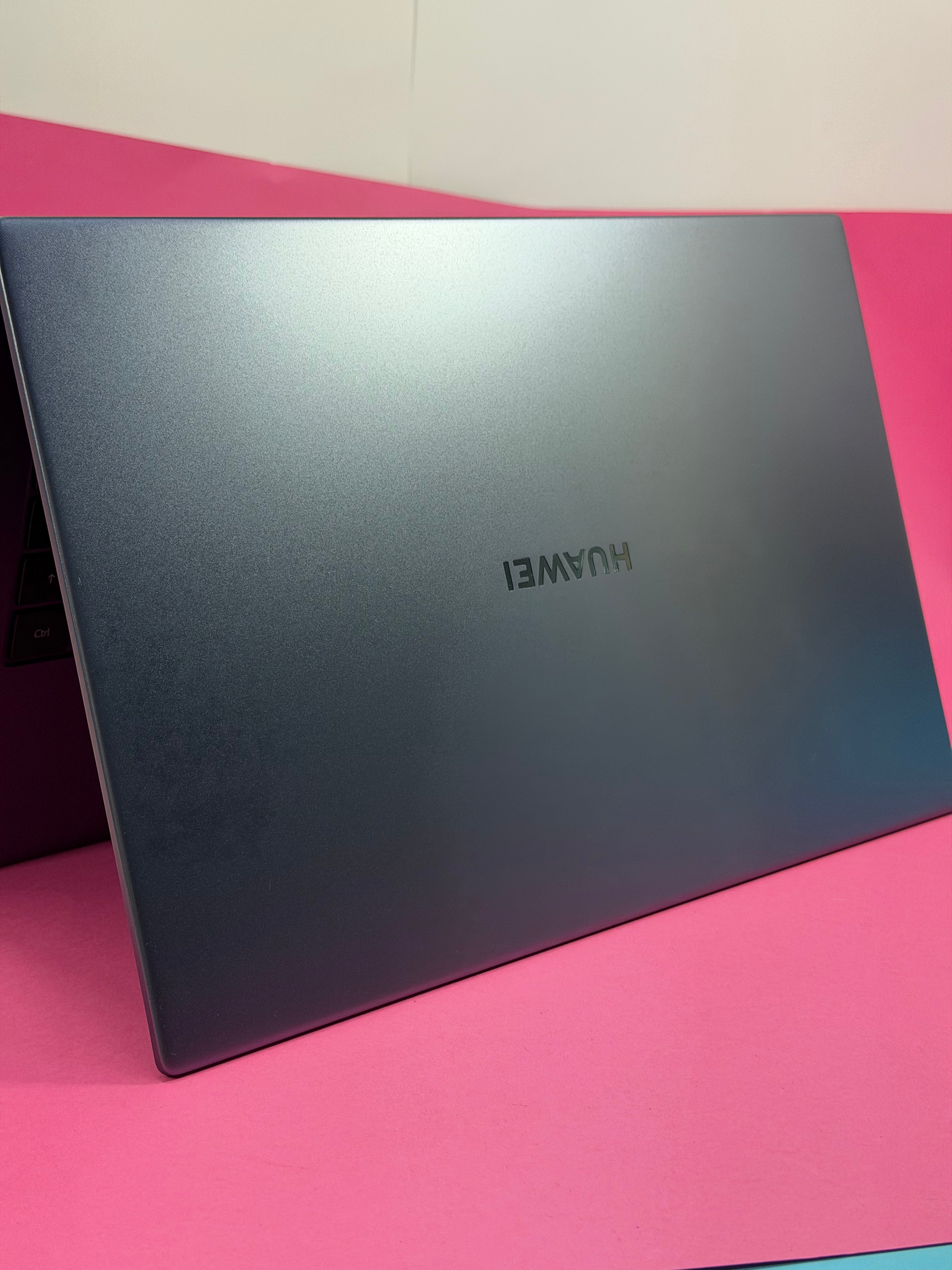 Huawei MateBook 16 GB RAM 500 GB SSD intel Core i5-10210U