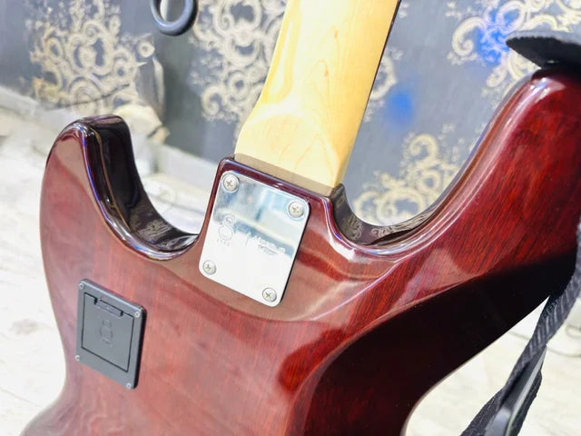 BAJO ELECTRICO MARCUS MILLER 8
